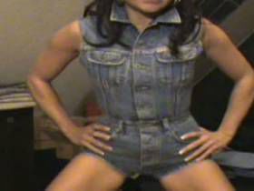 Vorschaubild vom Privatporno mit dem Titel "Sexy jeansoverall" von nylon_schlampe