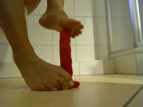 Vorschaubild vom Privatporno mit dem Titel "Meine Füsse verwöhnen einen ....." von EvilBitch