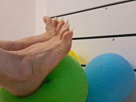Side Feet Popping Ballons