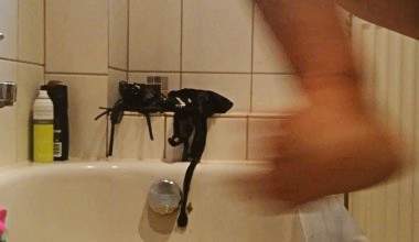 SCHEIßE SPIELER mit den nackten Füßen für F 2