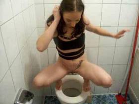 NS-Pissen im Geilen Outfit