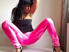 Vorschaubild vom Privatporno mit dem Titel "Unglaublich Krasss - 1 Liter Pinky Jeans Piss !!! Schamlos !!!" von MOONLIGHT15