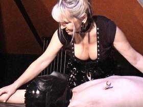 Vorschaubild vom Privatporno mit dem Titel "Zwangsentsamung" von Lady-Sannah