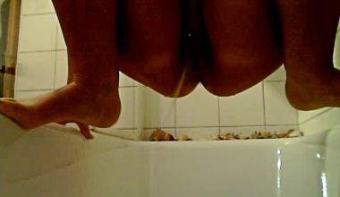Kacken und pissen in die Wanne incl Pussycreme