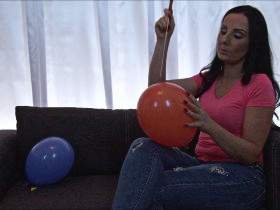 Luciana and the balloons