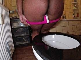 Fat Sausage in Toilet POV!