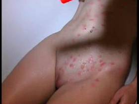 Vorschaubild vom Privatporno mit dem Titel "Wachsspielereien" von Rebecca