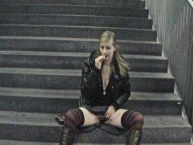 Vorschaubild vom Privatporno mit dem Titel "Intime Naschrei am Bahnhof" von GeileDiana