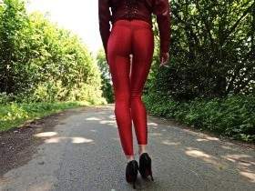 Walk in red leggings, part 1