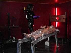 Vorschaubild vom Privatporno mit dem Titel "Folien Electro SM 1" von SMBoy