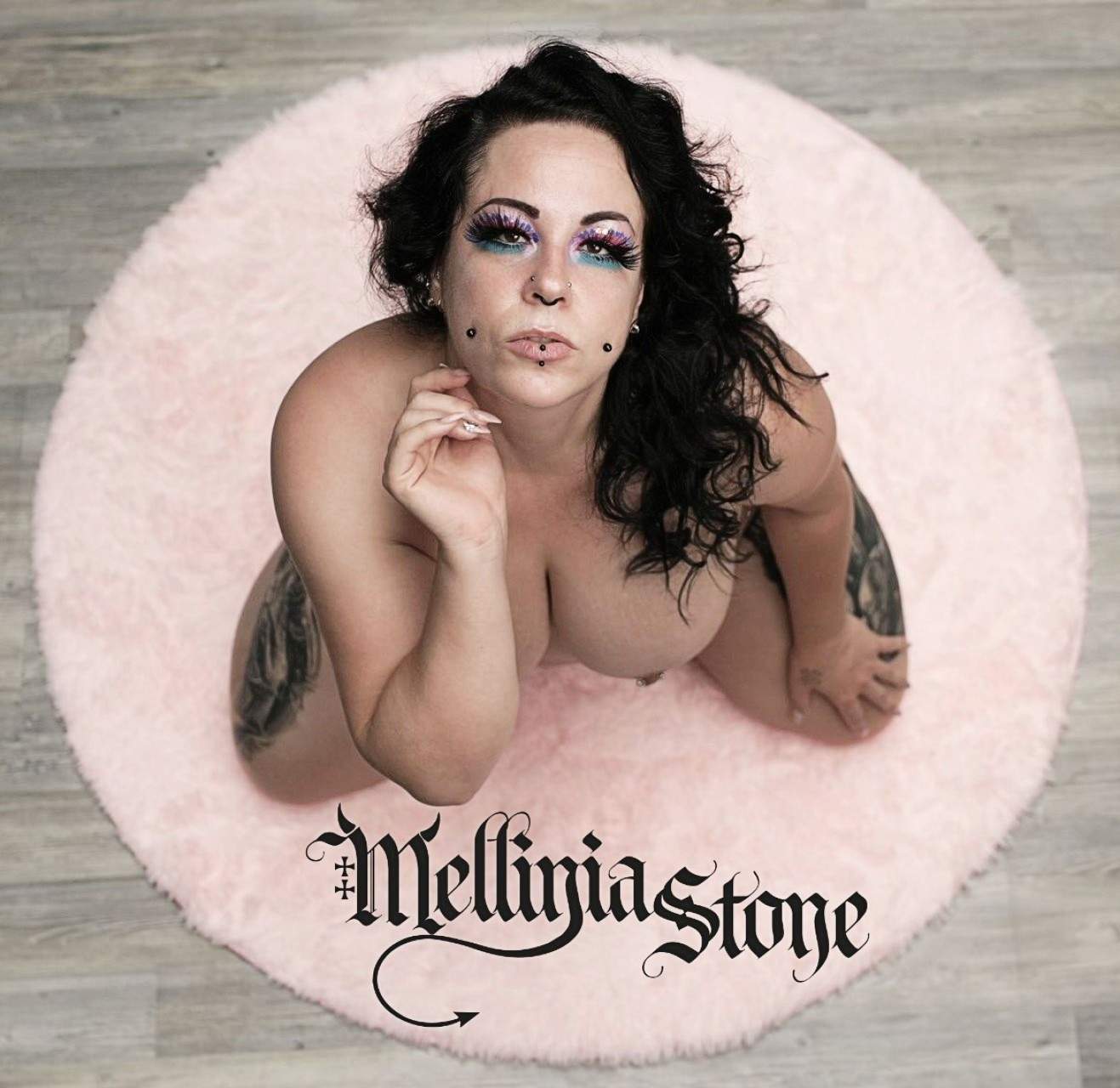 MelliniaStone porn videos, livechat and blog on FFGV