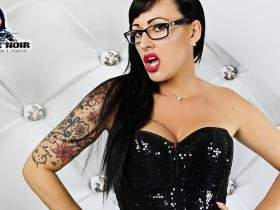 Vorschaubild vom Privatporno mit dem Titel "DU WIRST SCHWUL! Jetzt kommt der Höhepunkt!" von CherieNoir