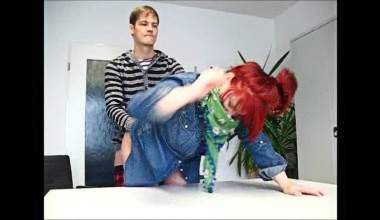 Azubi fickt Sekretärin