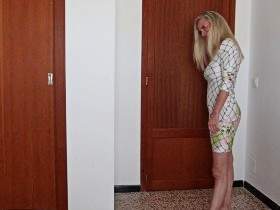Wifey exposed! Cuckold pervert!