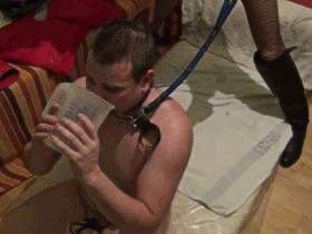 Vorschaubild vom Privatporno mit dem Titel "Sklave sauft meine Pisse" von Sue-Allen