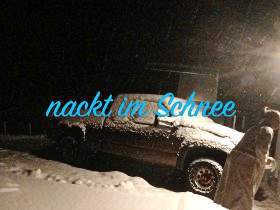 Nackt im Schnee