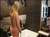 Wet piss games with Rosella!