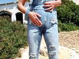 Lost Place: Jeans-Latzhose eingepisst, Cameltoe-Alarm