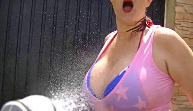 deine wasserscheue Nachbarin