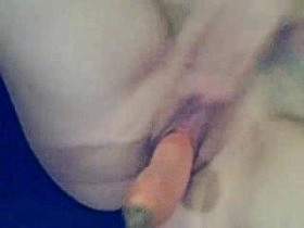 Vorschaubild vom Privatporno mit dem Titel "Eine Karotte als Ersatz" von Steffi4U