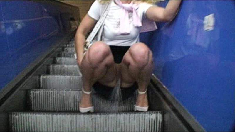 Pissing glamour subway hot