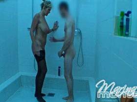 Fremdmaul fuck in the shower