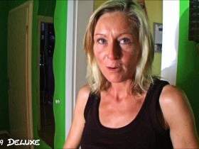 Vorschaubild vom Privatporno mit dem Titel "GELDNOT - FÜR NEN 10er GEFICKT UND BESAMT" von Ramona_Deluxe