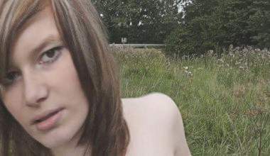 *Public* Blowjob auf den Schienen an der Landstraße