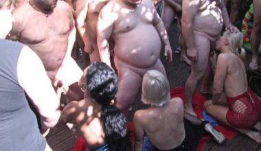 3 Bukkake Ladys für ein Sperma Halleluja