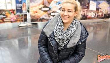 Orgasmus vor Fremden im Frankfurter Einkaufscenter
