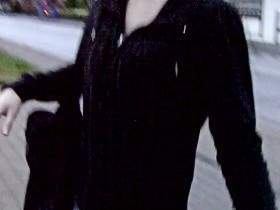 Vorschaubild vom Privatporno mit dem Titel "Tiiten-Show für die Überwachungskamera bei Netto" von GeileDiana