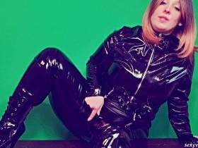 Boyfotze - From pussy to pussy