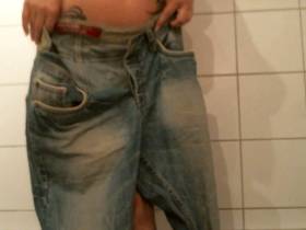 Jeans pooping piss,,, in the jeans