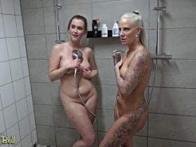 EXTREME PUBLIC THREESOME with LaraCumKitten in the shower! including sperm kiss