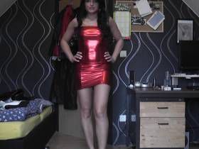 Vorschaubild vom Privatporno mit dem Titel "Sexy kleider" von nylon_schlampe