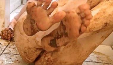 Verehre die Göttin in getrockneter Scheiße