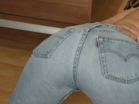 Vorschaubild vom Privatporno mit dem Titel "LEVIS Jeanswichsarsch" von nylon_schlampe