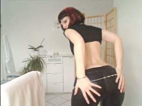 Vorschaubild vom Privatporno mit dem Titel "Wetlook Leggings & Gestopftes Fötzchen" von oOHotJosieOo