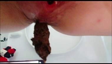 the best poop wants to be looked at