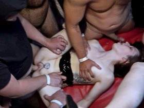 JUNGFOTZEN CREAMPIE-GANGBANG | Alexa und die reifen Riemen