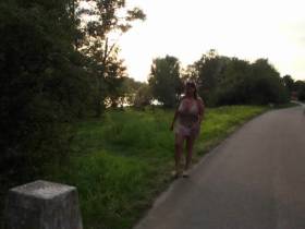 Piss-Ooutdoor aauf the Danube Island