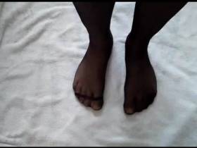 Presentation: nylon feet