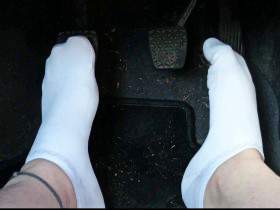 Weiße Sneaker Socken im Auto ** Pedal Pumping **