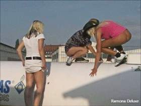 Vorschaubild vom Privatporno mit dem Titel "3 geile Blondinen auf dem Gastank" von Ramona_Deluxe