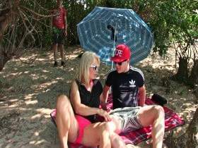 Vorschaubild vom Privatporno mit dem Titel "Wenn das seine Mama wüsste!!!" von KissiKissi