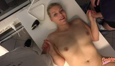 Fremdsperma und Creampie! Zwei Schwänze besamen mich