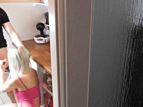 Vorschaubild vom Privatporno mit dem Titel "STIEFBRUDER 2.1 -Bei Omi wird HART gefeiert" von DirtyCoco