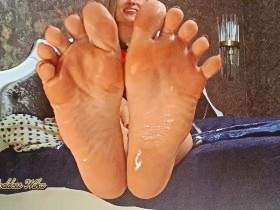 Shiny Soles Captivate