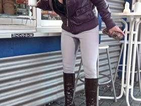 Vorschaubild vom Privatporno mit dem Titel "Dreist am Kiosk in die Jeans gepisst !" von Xenia-Style