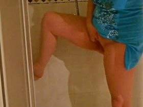 Vorschaubild vom Privatporno mit dem Titel "Ein Bein hoch und NS Marsch" von checkerstute